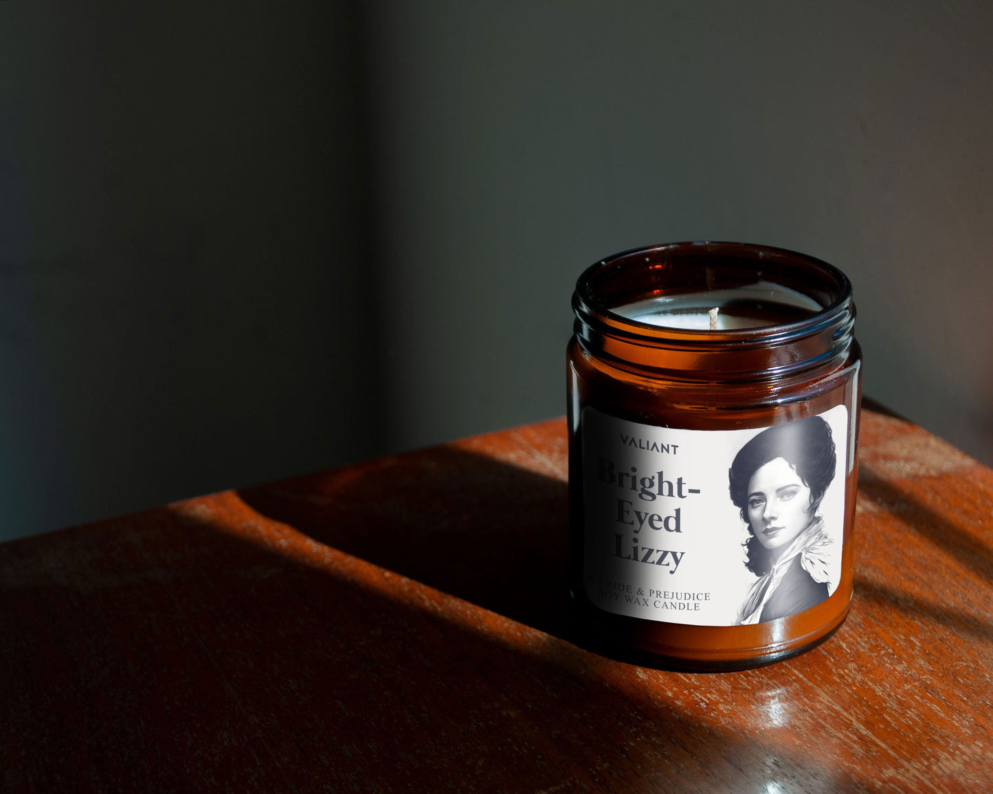 Bright-Eyed Lizzy Candle