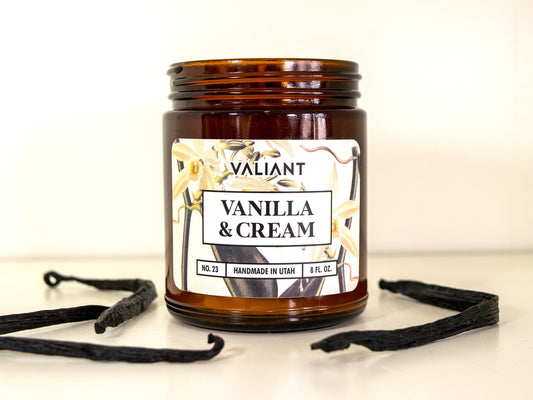 Vanilla & Cream Botanical Candle in Amber Glass